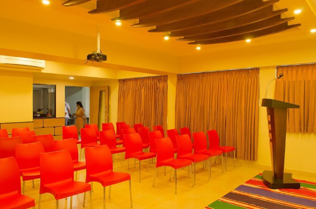 Kohinoor Hotels Erode Esterno foto